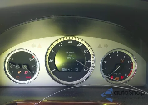 2010 Mercedes-Benz Glk 350 4Matic z USA, uszkodzony, nr VIN WDCGG8HB9AF457154